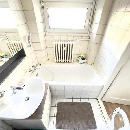 Großes, Helles 1-zimmerapartment Bis Zu 3 Personen *