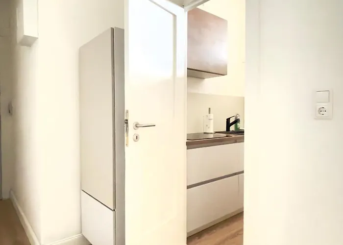 Apartment Großes, Helles 1-zimmerapartment Bis Zu 3 Personen Berlin