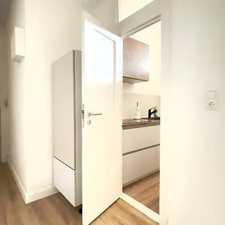 アパート Grosses, Helles 1-zimmerapartment Bis Zu 3 Personen ベルリン